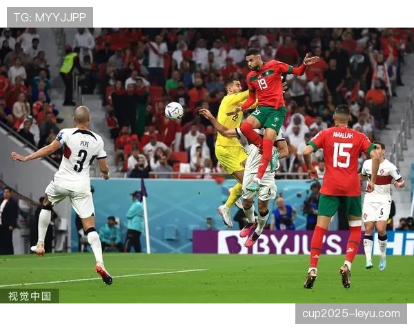 奥斯梅恩头球建功,助球队强势逆转展现稳健表现 奥斯梅恩头球建功,助球队强势逆转展现稳健表现