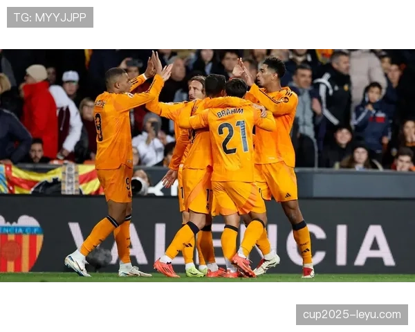 安切洛蒂关键比赛战术与临场表现解析 安切洛蒂关键比赛战术与临场表现解析