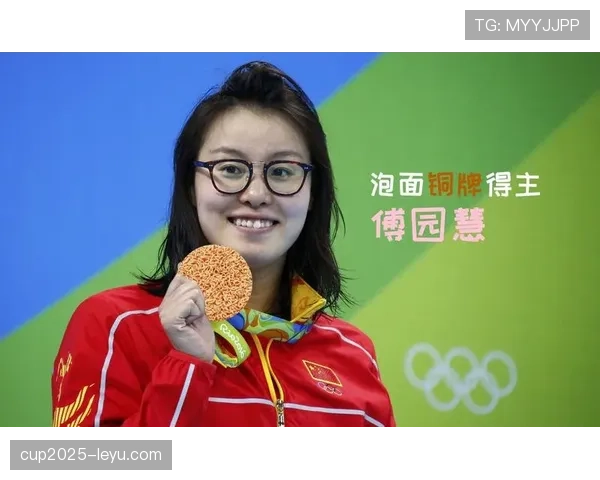 假设傅园慧跑去名媛晚宴，拎着泡面上台那张表情配账单大家都笑抽了